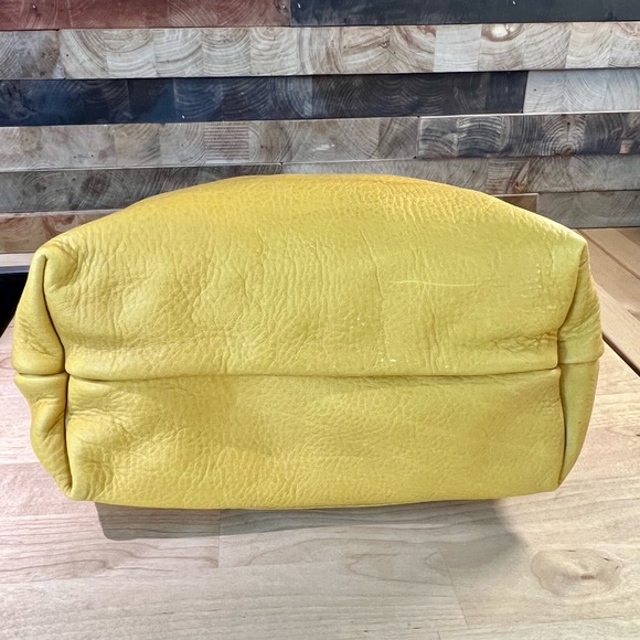 Portland Leather Goods Pomelo medium zip tote with Black handles, new - Picture 3 of 6